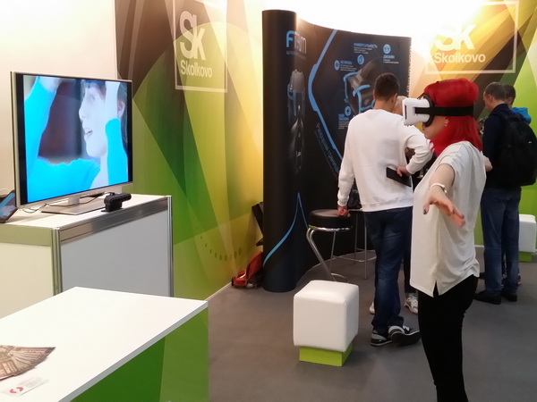 Очки виртуальной реальности, работают со смартфоном